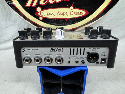 Two Notes ReVolt Guitar Analog Amp Simulator Pedal with Power Supply