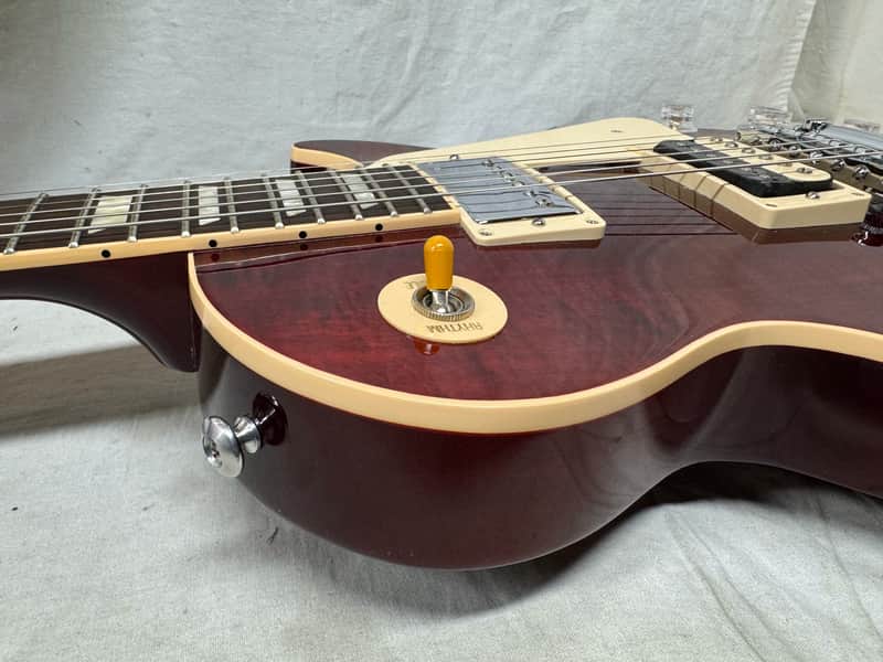 Gibson Les Paul Classic Guitar with Case - Image 18