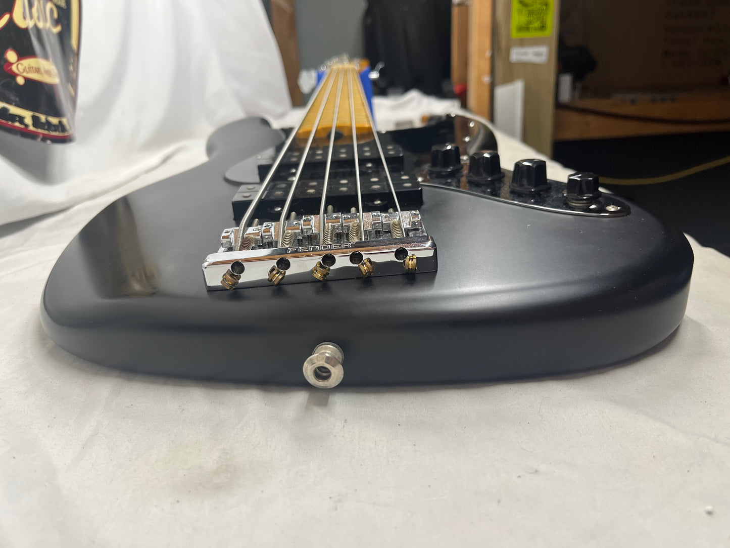 Fender Modern Player Jazz Bass V 5-String Electric Bass