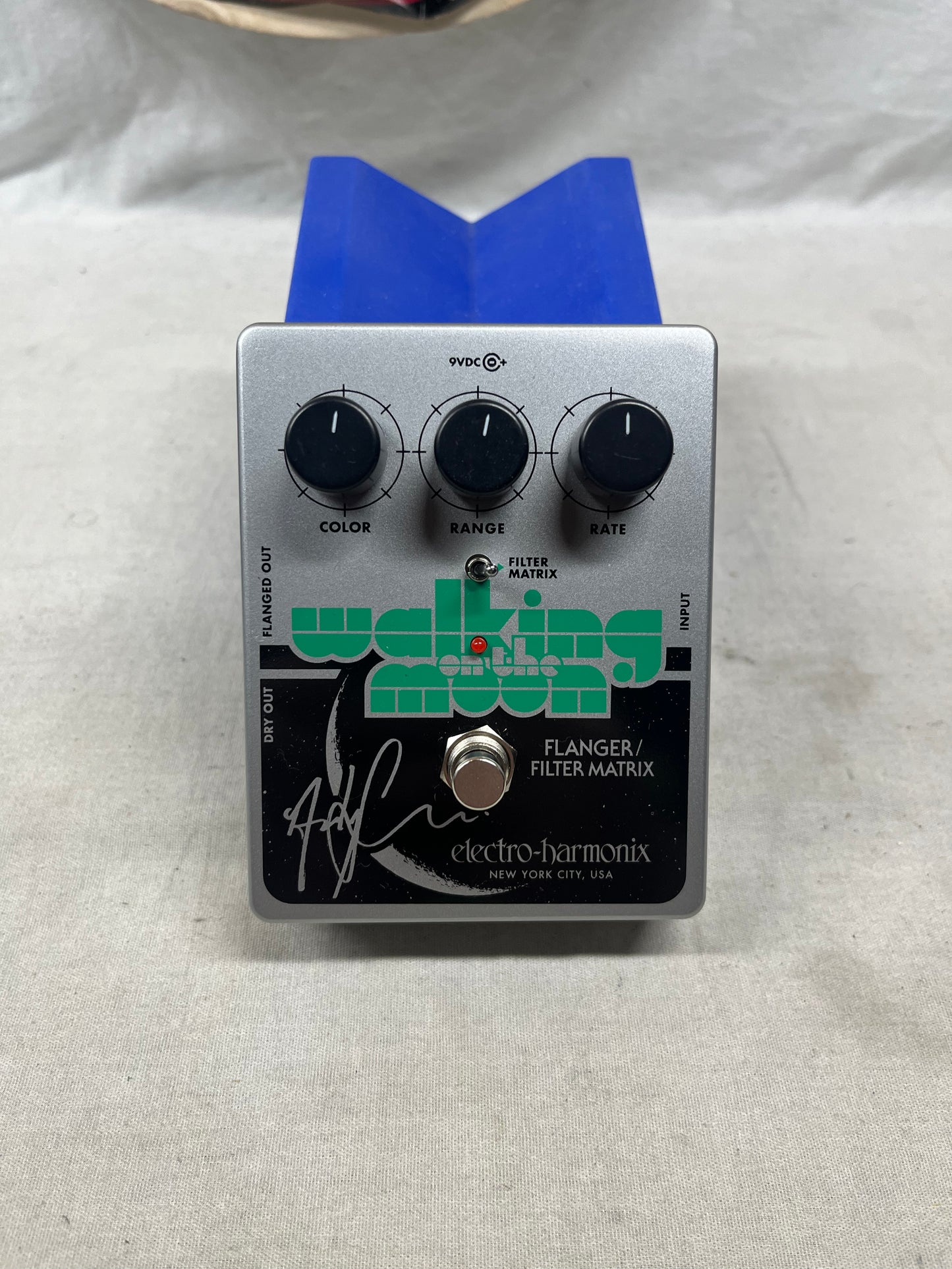 Electro-Harmonix Walking On The Moon Andy Summers Signature Flanger Filter Matrix Pedal with Box