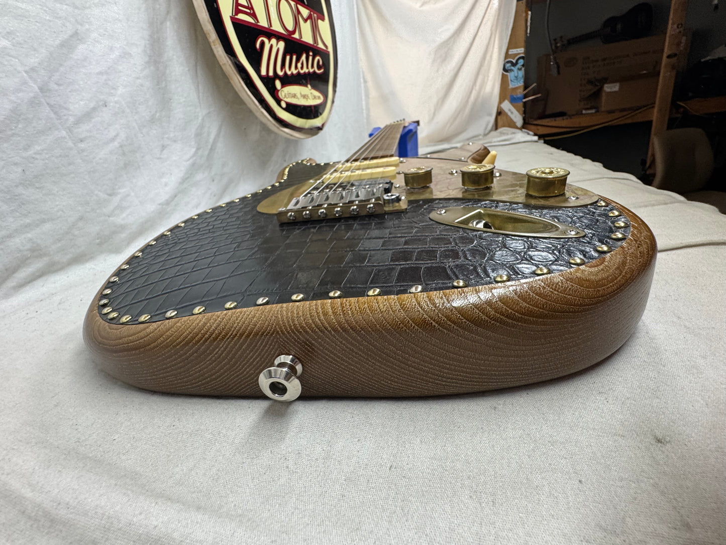 Paoletti PWS04LT Singlecut Guitar with COA + Case