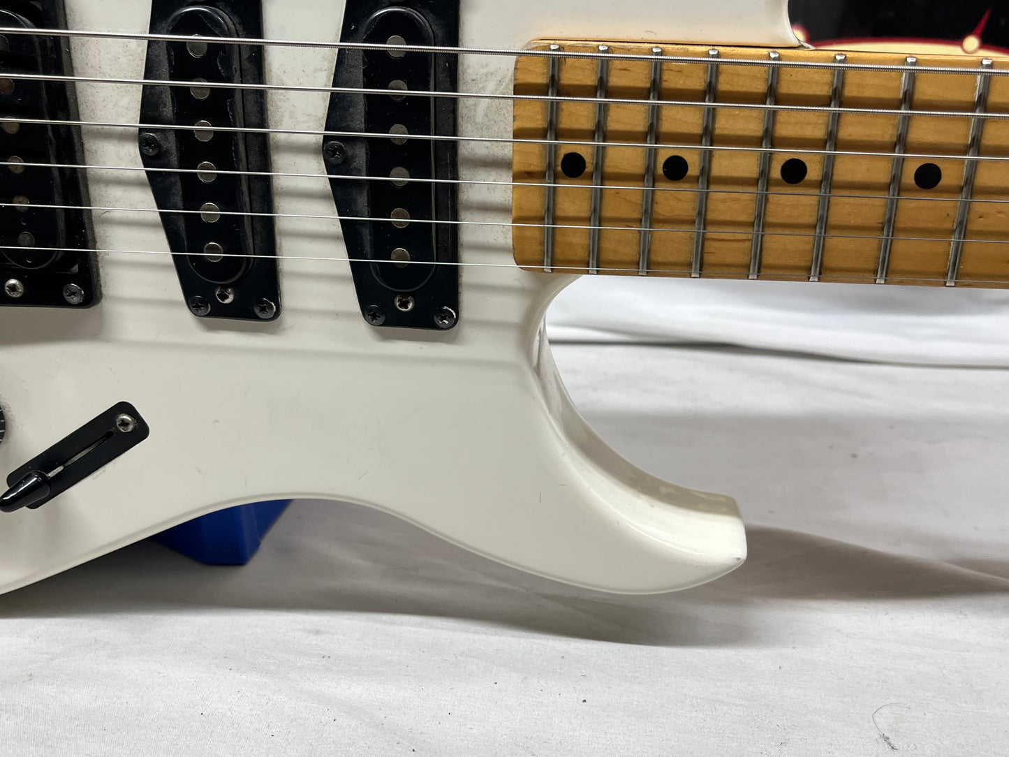 Squier Bullet HSS Singlecut Electric Guitar