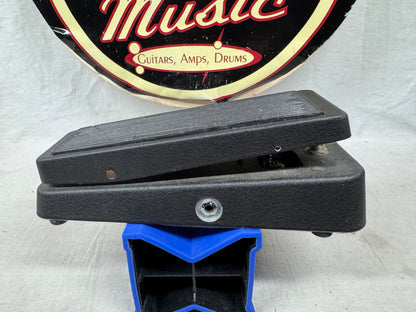 Dunlop GCB95 GCB-95 Cry Baby crybaby Wah Pedal - Rev G Circuit - missing battery cover