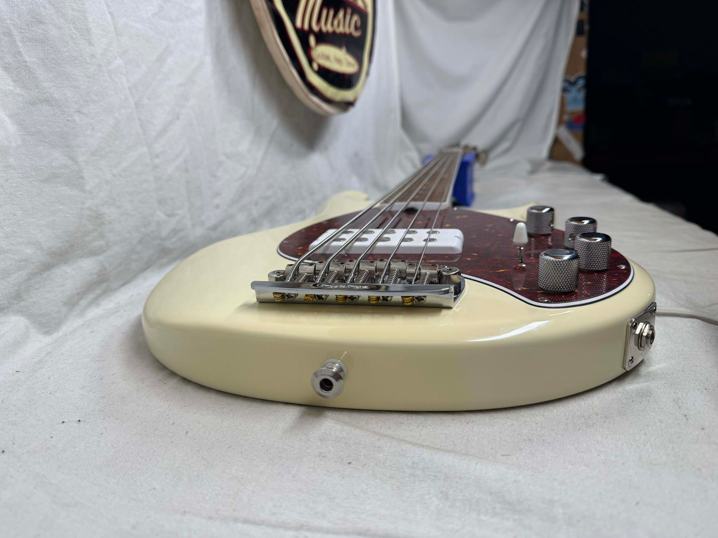 Ernie Ball Music Man 30th Anniversary Stingray sting ray 5 H Bass with Case 2018 - Translucent Buttercream / Roasted maple neck / maple fingerboard