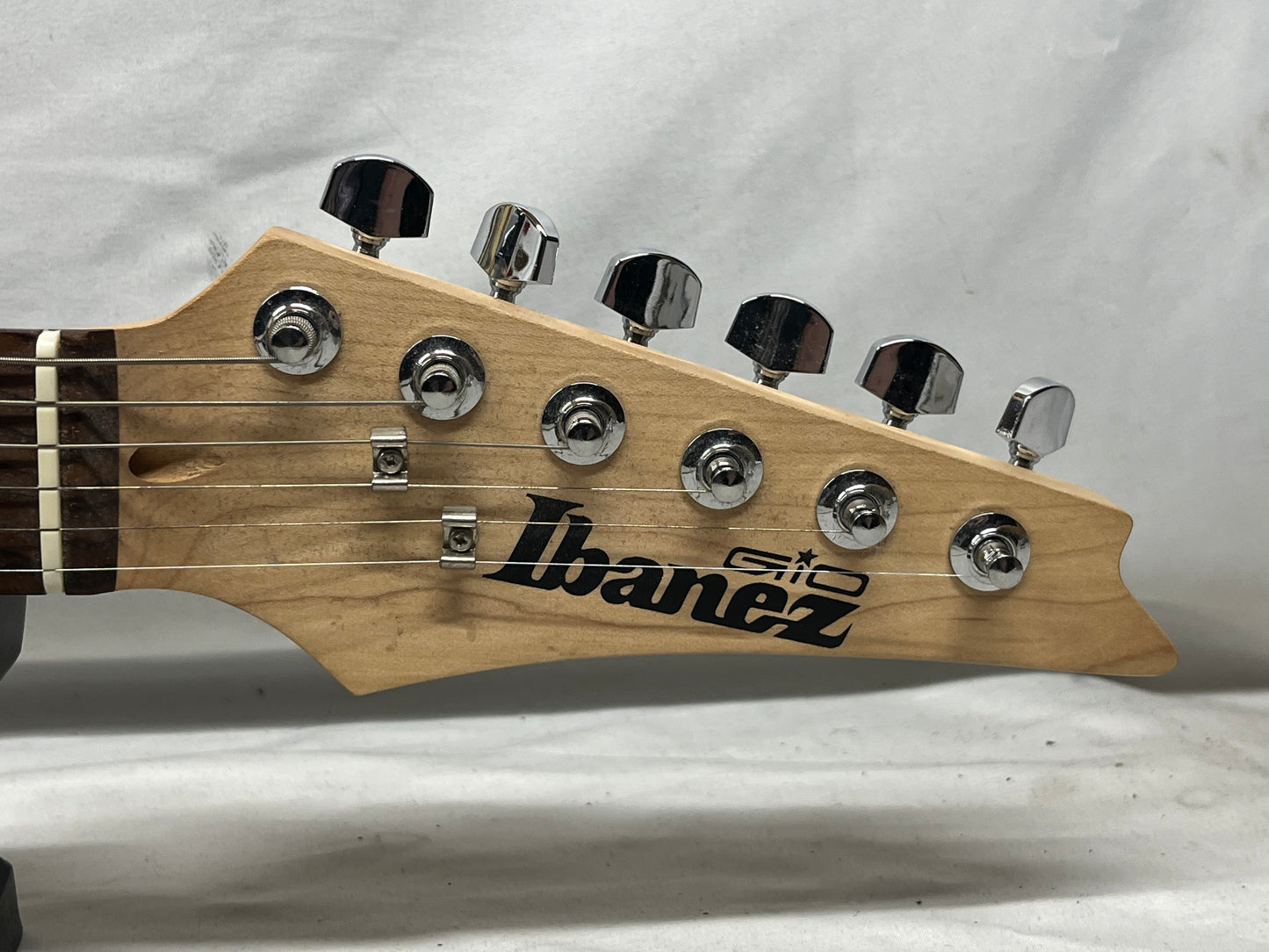 Ibanez Gio GRX40 Doublecut Electric Guitar HSS - Candy Apple Red