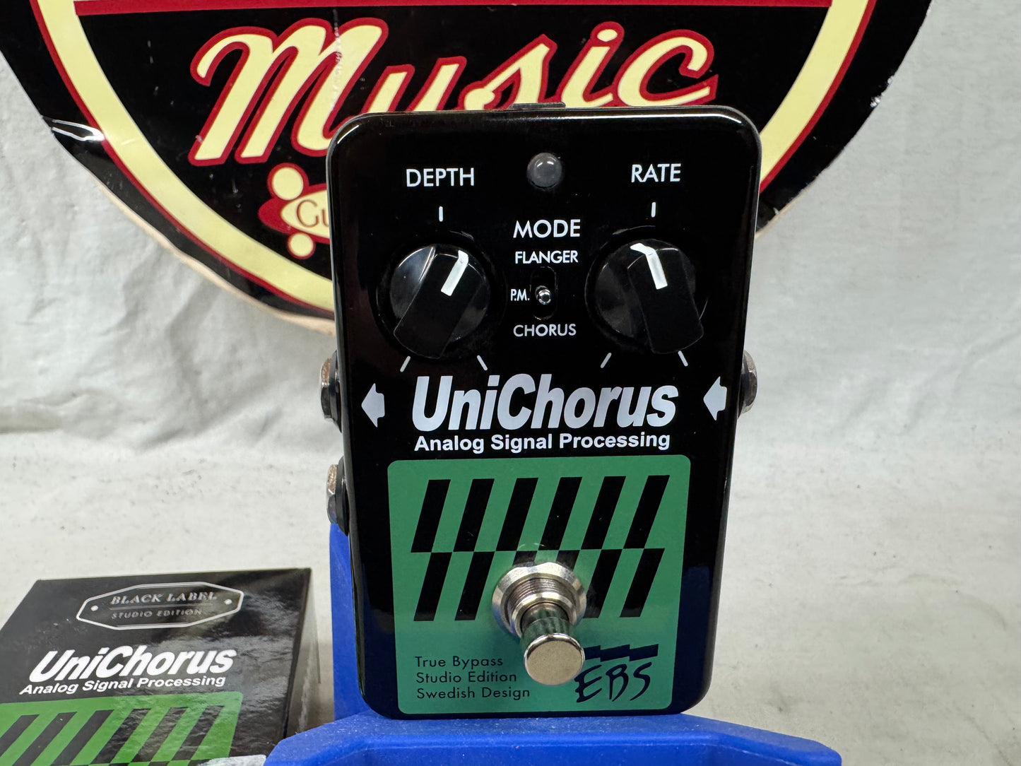 EBS Studio Edition UniChorus Chorus Pedal with Box