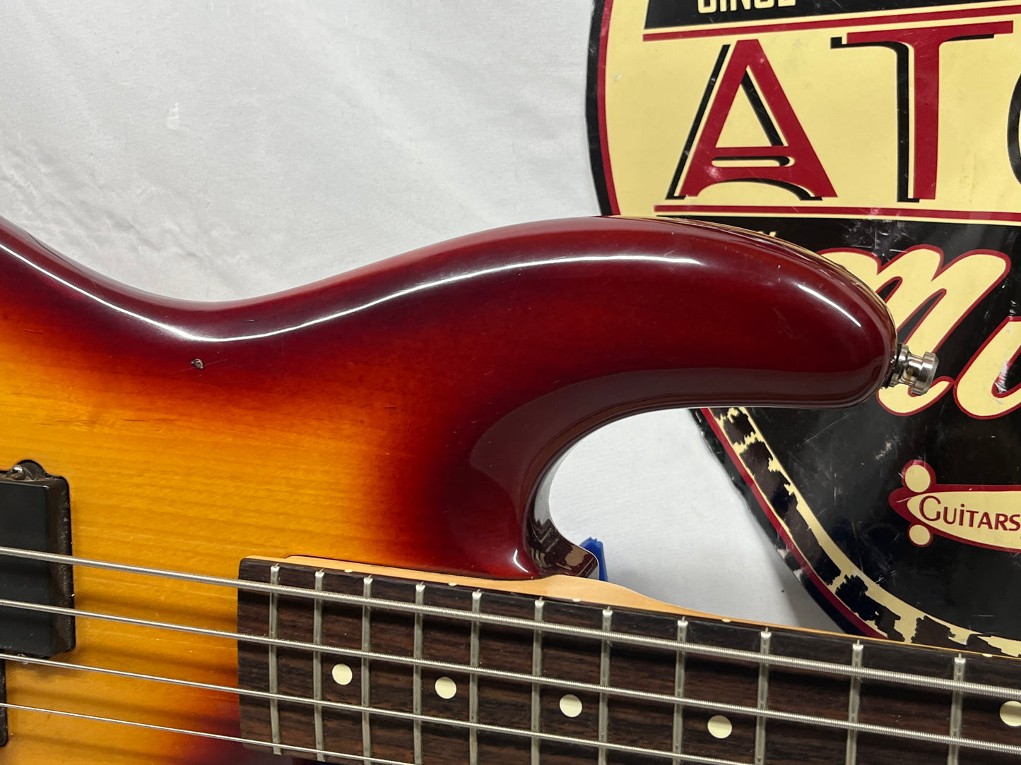 Fender Deluxe Zone 4-String Electric Bass 2001 - Sienna Sunburst