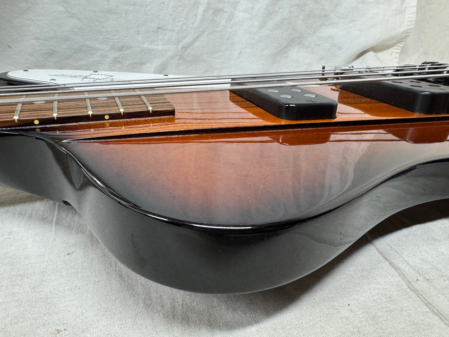 Gibson BAT1SUSB4 Thunderbird IV 4-string Bass with Case - modified electronics 2015 - Tobacco Burst
