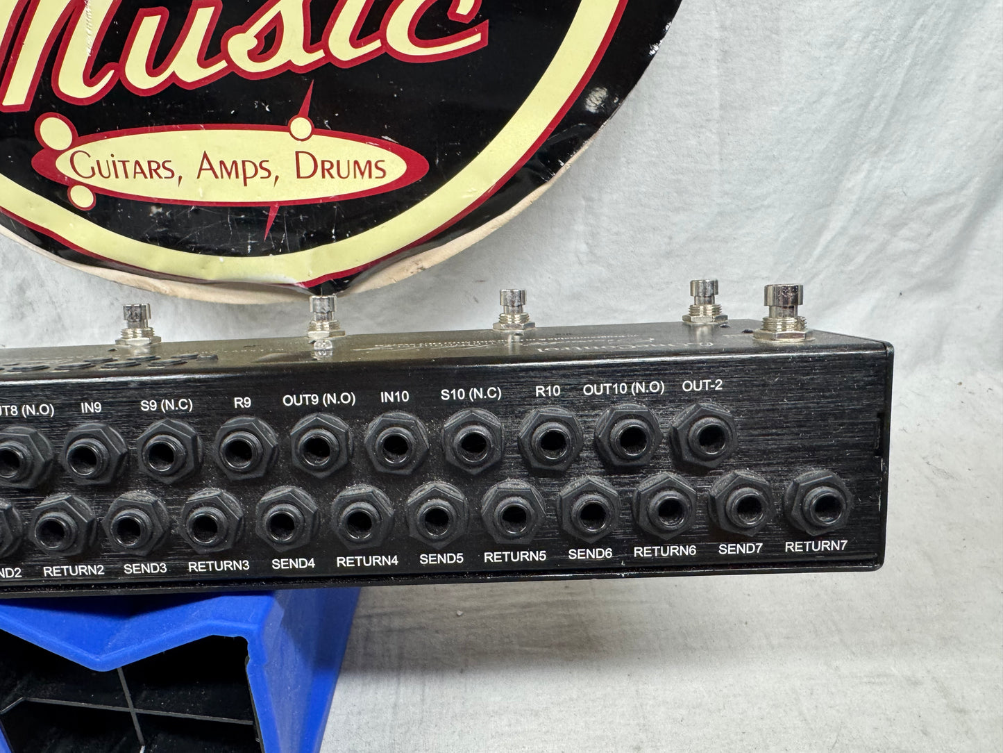 One Control Crocodile Tail Loop with BJF Buffer 10 Effects Loops Pedal with MIDI