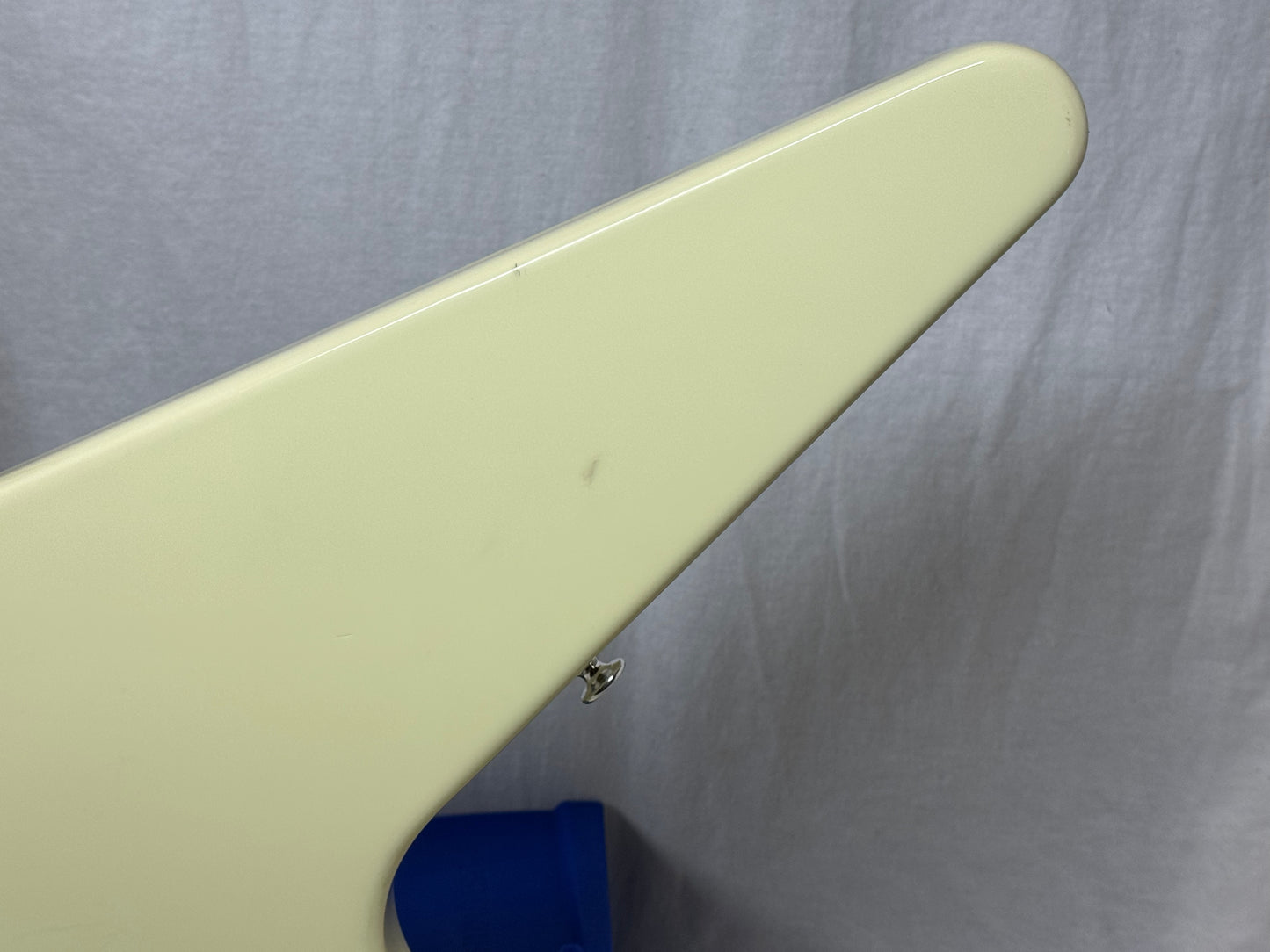Gibson DSVS00CWCH1 '70s Flying V Guitar with Case 2023 - Classic White