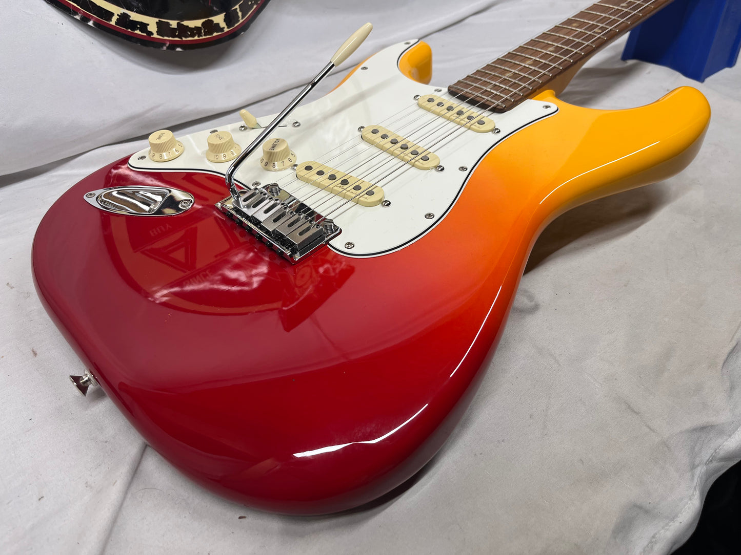 Fender Player Plus Stratocaster Strat Left-Handed Lefty Electric Guitar MIM - Made in Mexico - Tequila Sunrise