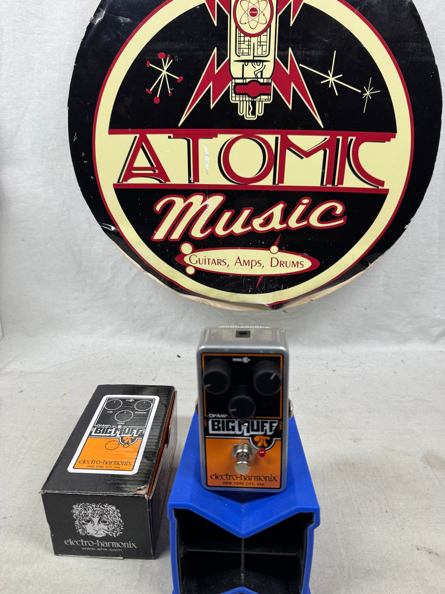 Electro-Harmonix OpAmp Big Muff Pi π Distortion Fuzz Pedal with Box