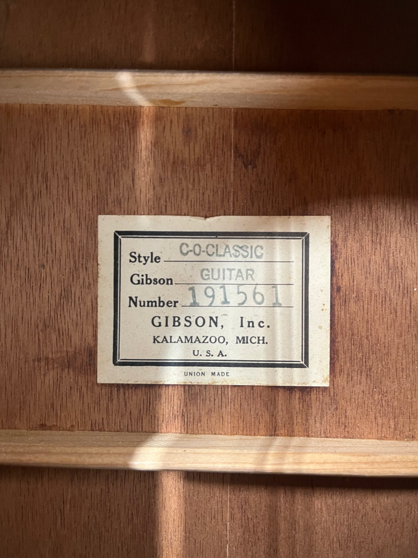 Gibson C-0 Classic Acoustic Guitar with Case