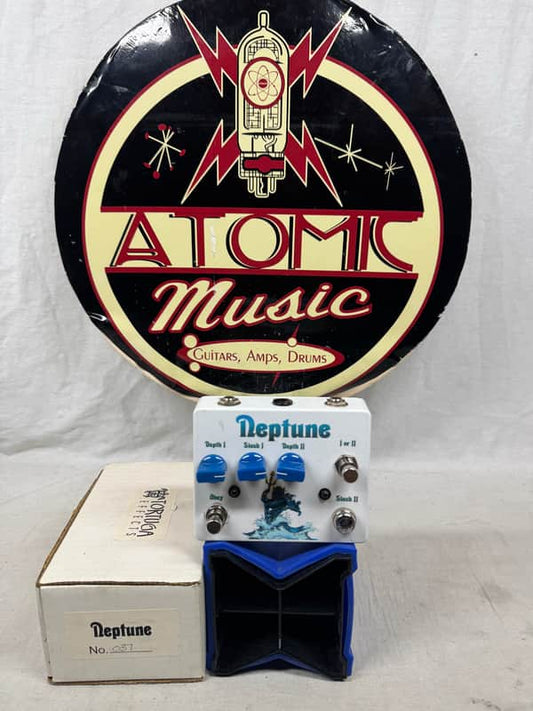 Tortuga Effects Neptune Vibrato Pedal with Box