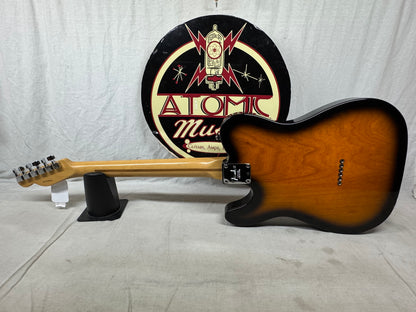 Fender American Telecaster Guitar 2000 - 2-Color Sunburst / Maple neck