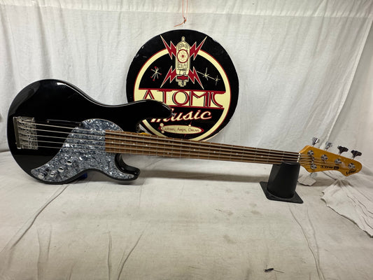 Line 6 Variax Model 700 4-string Bass 2005