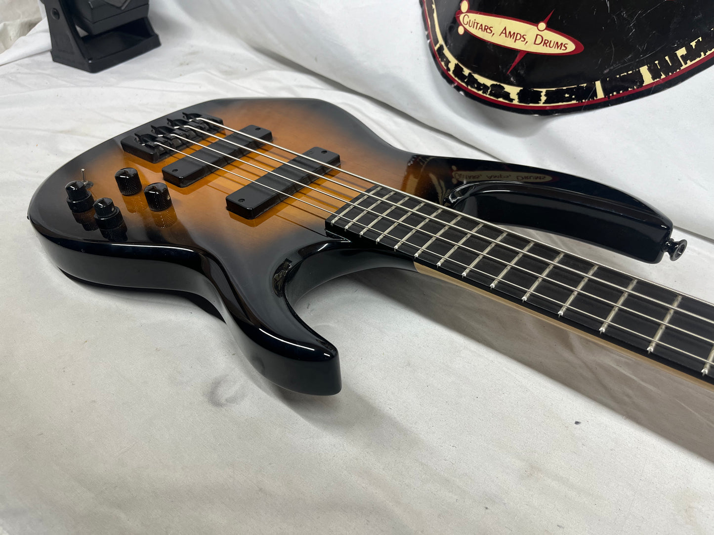 Carvin LB70 4-String Doublecut Electric Bass