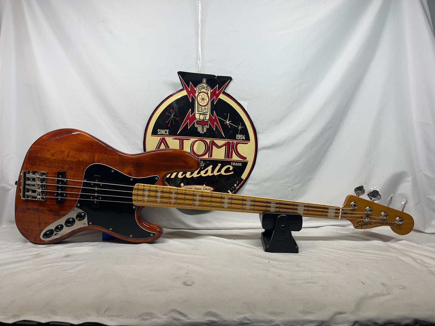 Squier Classic Vibe Active '70s 4-String Electric Jazz Bass - Mocha