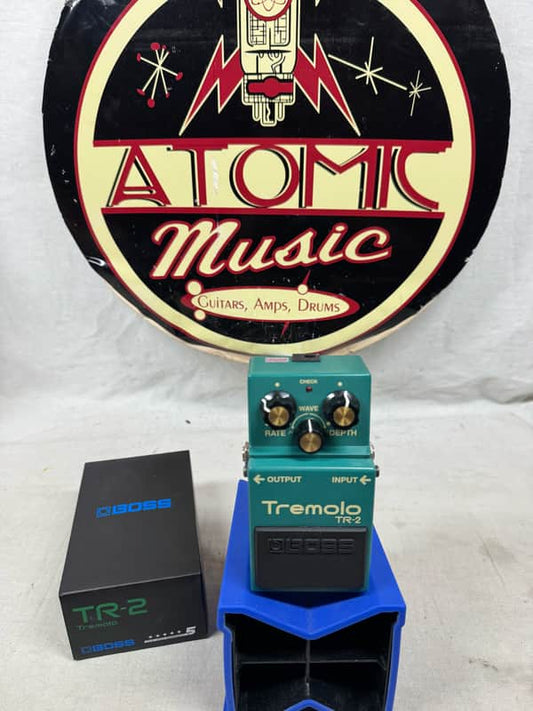 Boss TR-2 tr2 Tremolo Pedal with Box