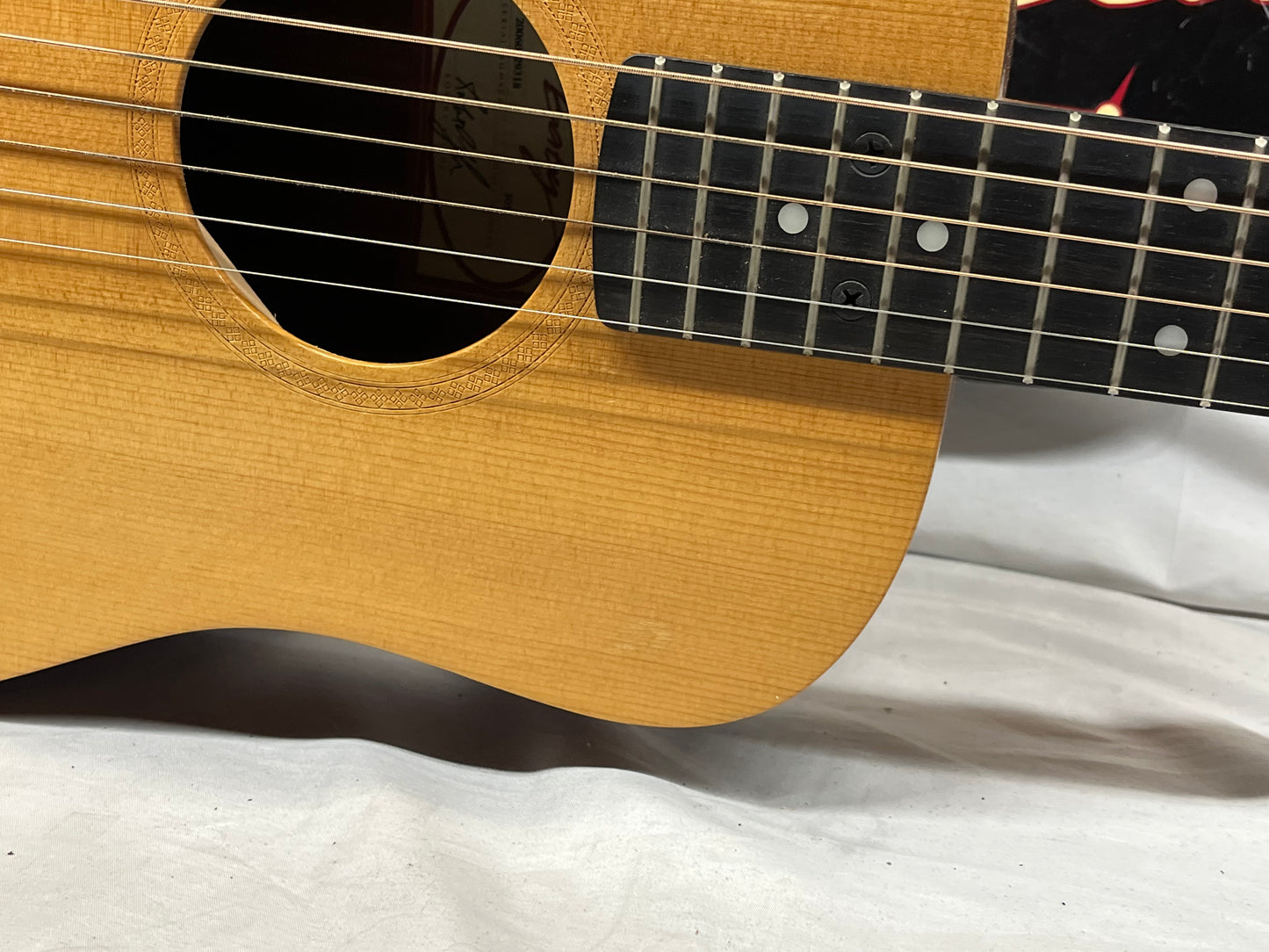 Taylor 305 Baby Taylor Acoustic Guitar with Gig Bag