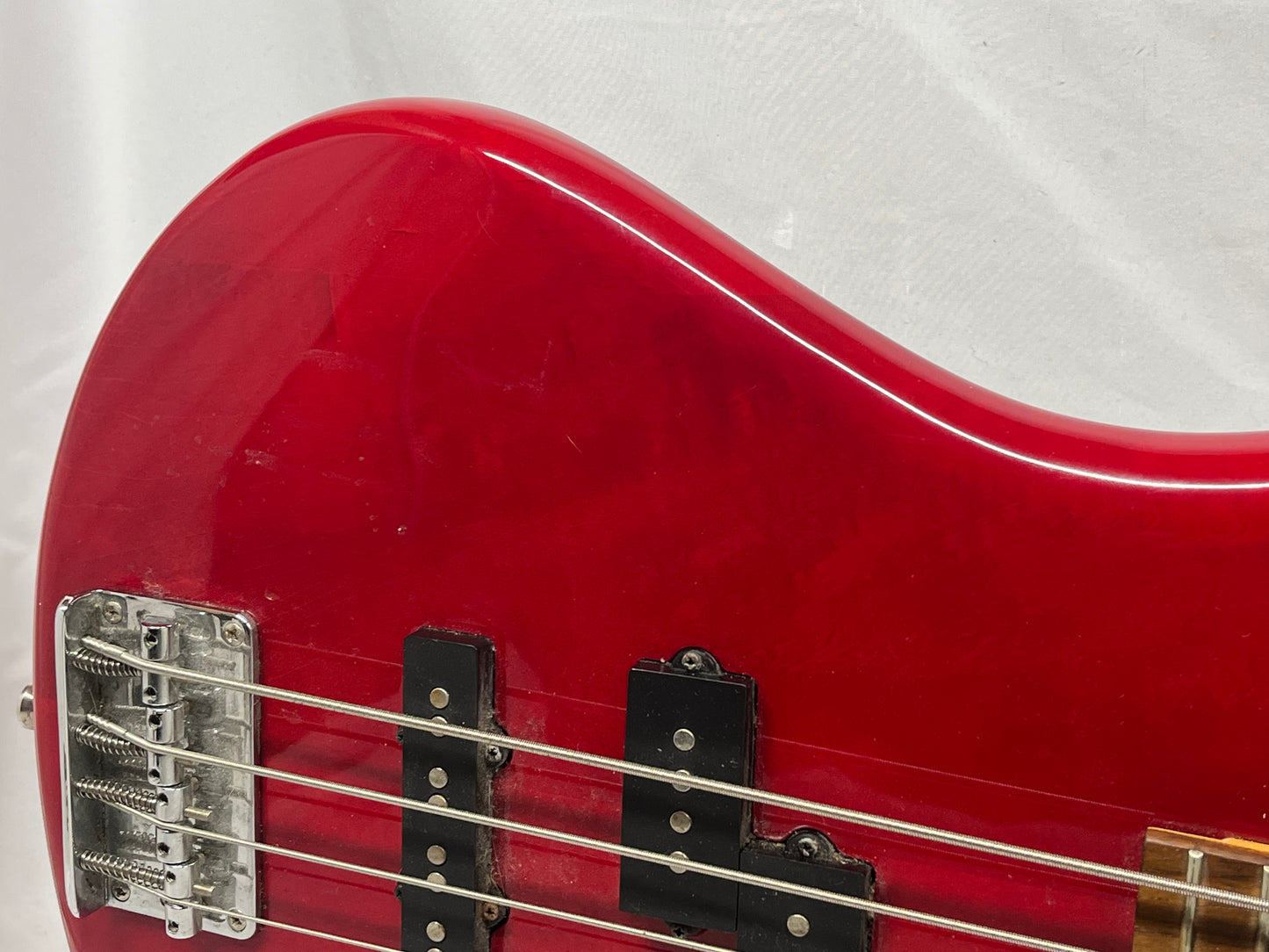 Ibanez Soundgear Gio GSR200 4-String Doublecut Electric Bass