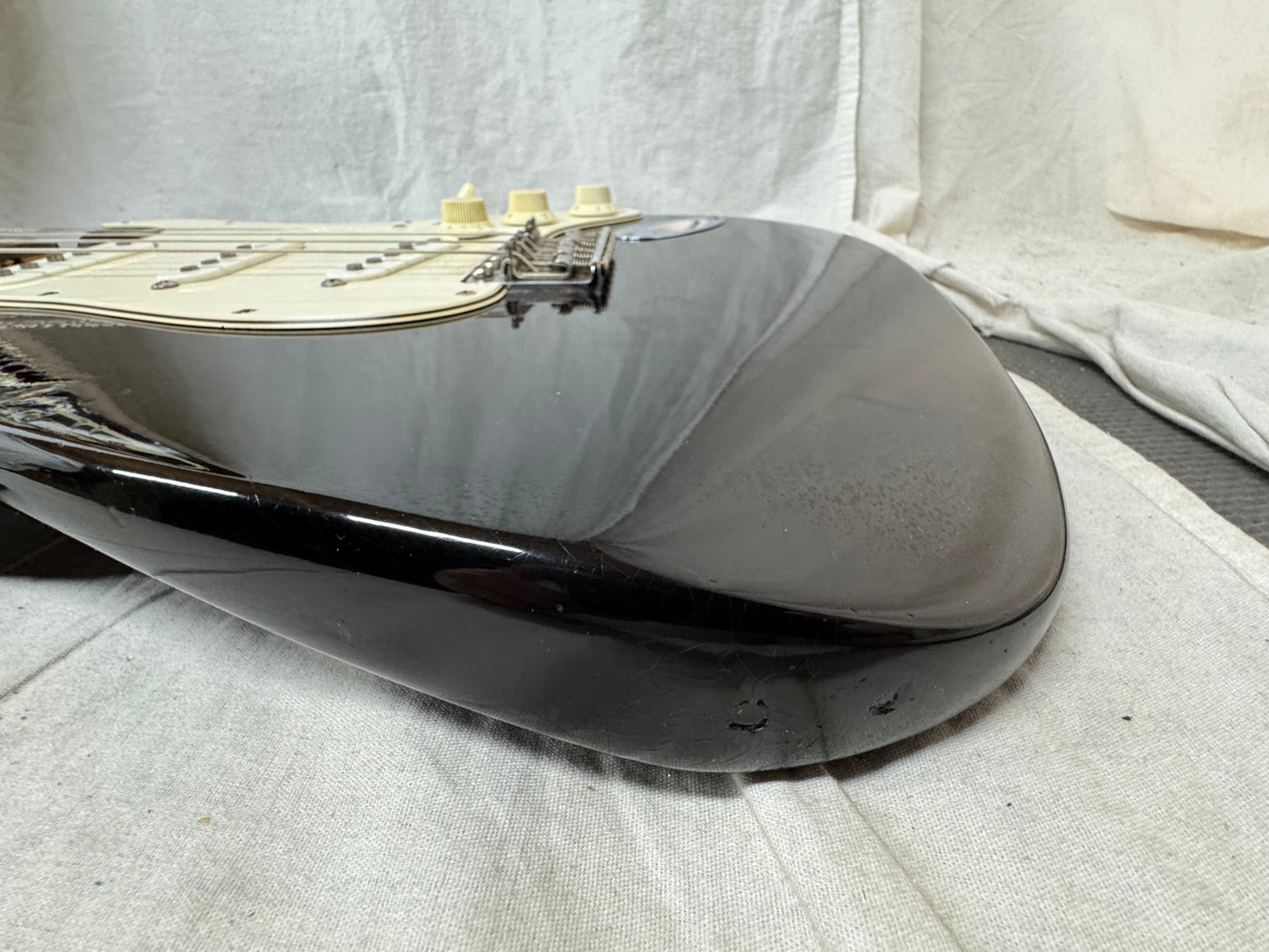 Fender USA Vintage Series '62 1962 Stratocaster Guitar with Case pot codes date to 1988 - Black / Rosewood fingerboard