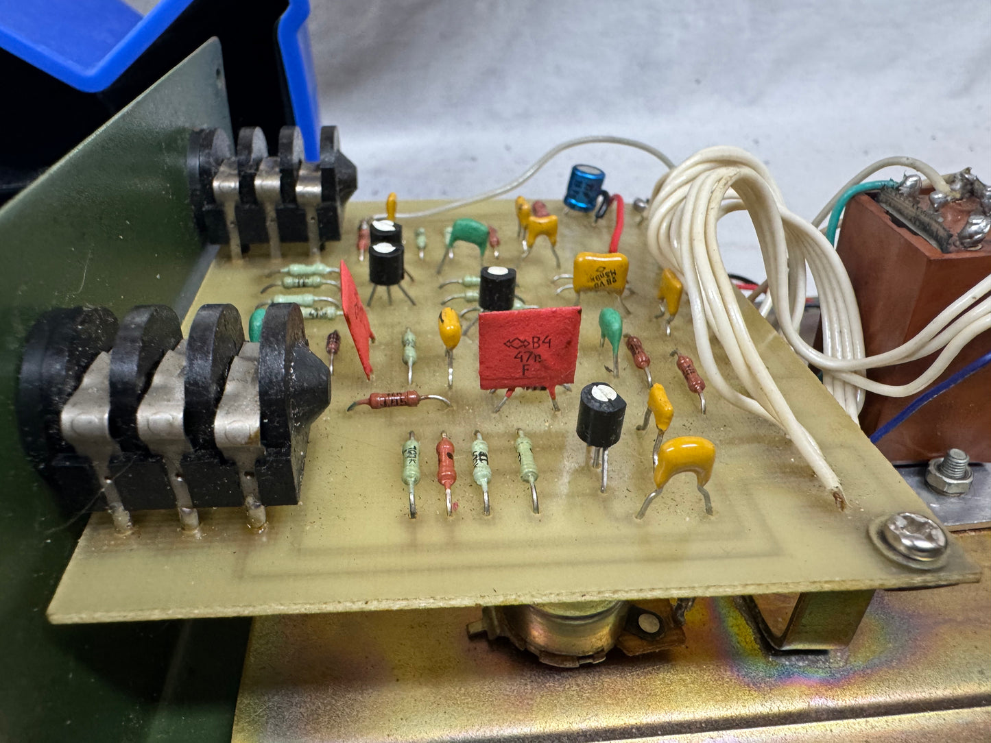 Electro-Harmonix x Sovtek " Green Russian " Big Muff π Pi version 7C 3rd Edition Distortion Fuzz Pedal with Original Wood Box - BM-1-01.00.001 ~2000 - Bubble Font / 6-Screw Chassis