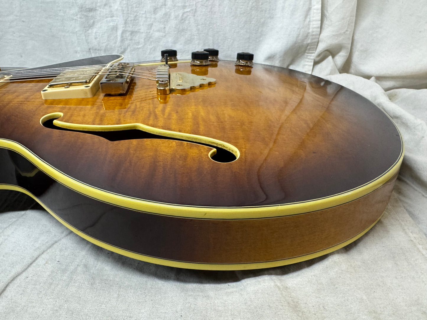 Ibanez Artist 2630-AV Semi-Hollowbody Guitar with Case - MIJ Made In Japan 1979 - Antique Violin