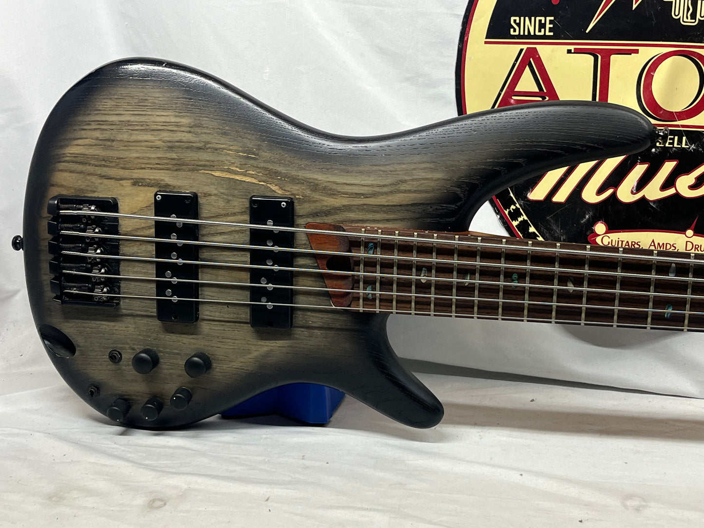 Ibanez Soundgear SR605E 5-String Electric Bass