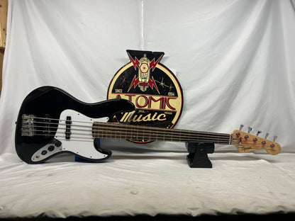 Squier Affinity Series Jazz Bass V 5-String Electric Bass - Black