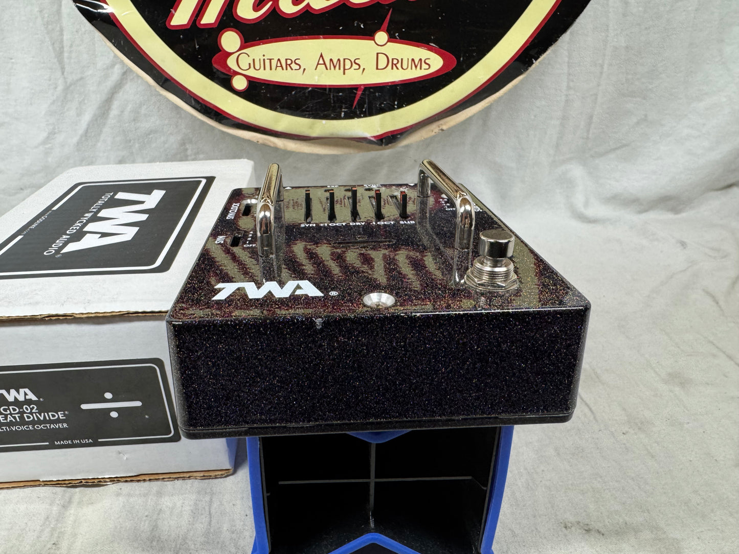 Totally Wycked Audio TWA GD-02 gd02 Great Divide Analog Synth Octaver Pedal with Box