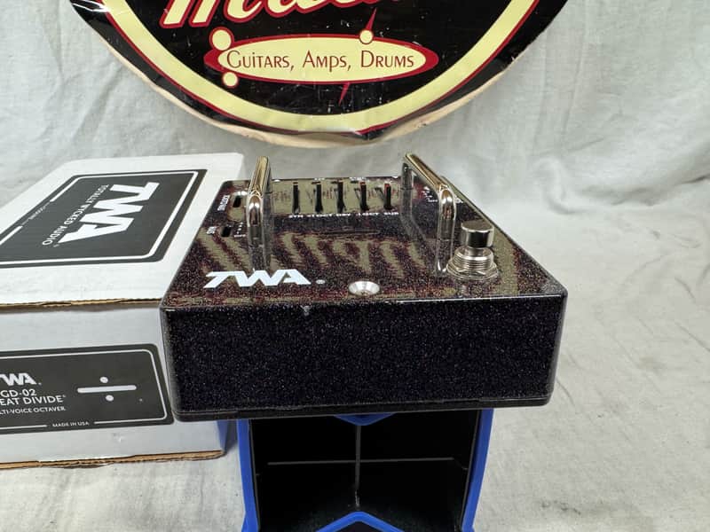 Totally Wycked Audio TWA GD-02 gd02 Great Divide Analog Synth Octaver Pedal with Box - Image 3