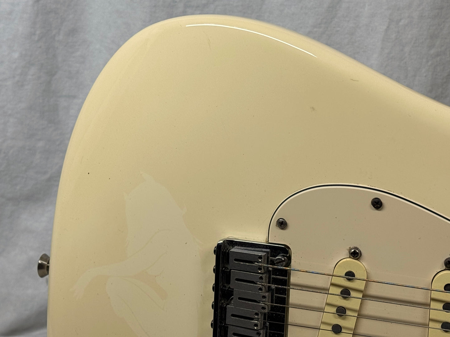 Fender American Standard Stratocaster Guitar with Case 2005 - Olympic White / Maple neck