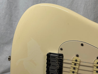Fender American Standard Stratocaster Guitar with Case 2005 - Olympic White / Maple neck