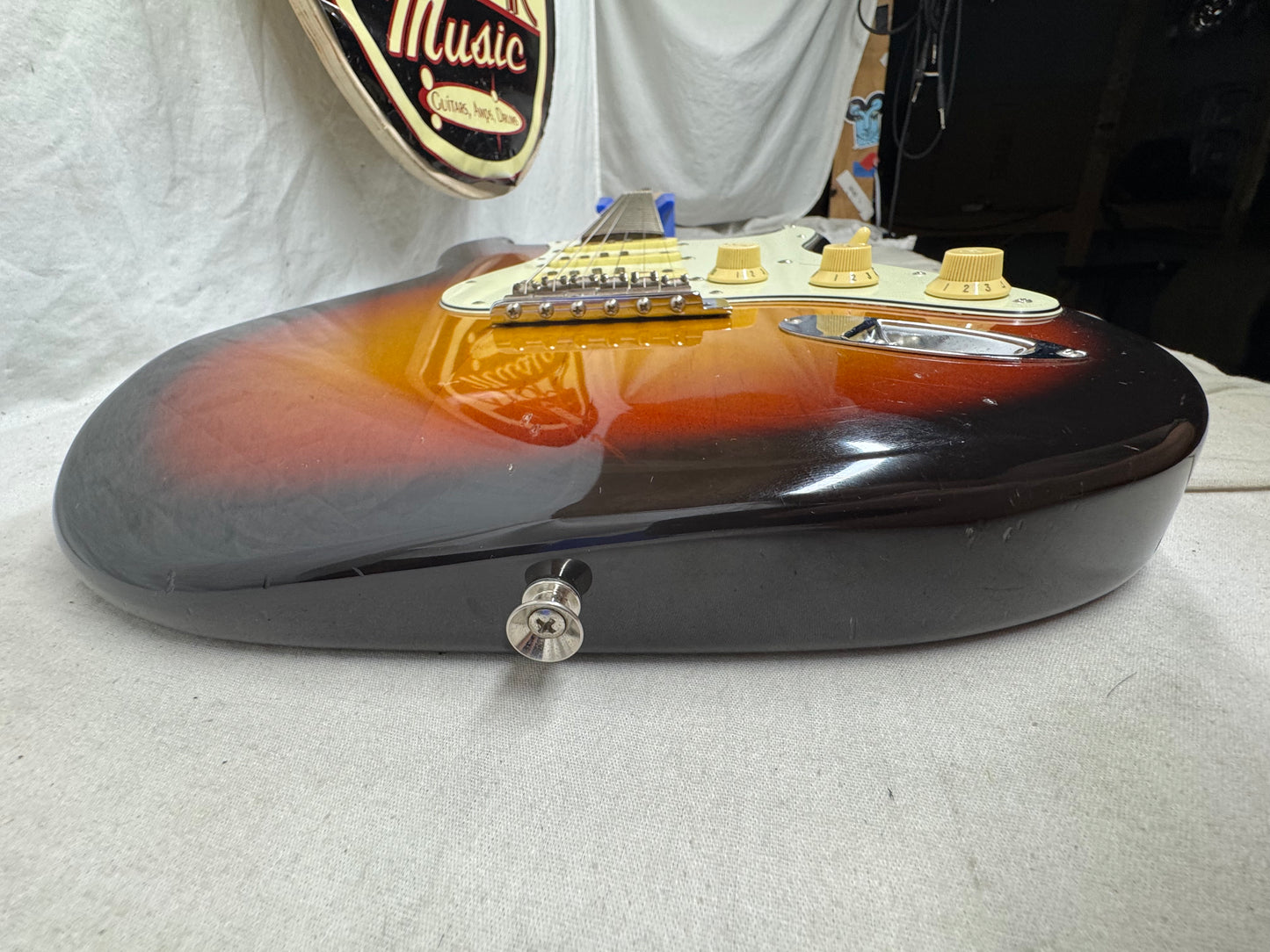 Fender ST-62 st62 1962 '62 Reissue Stratocaster Guitar - CIJ Crafted In Japan 2006 - 2008 - 3-Color Sunburst / Rosewood fingerboard