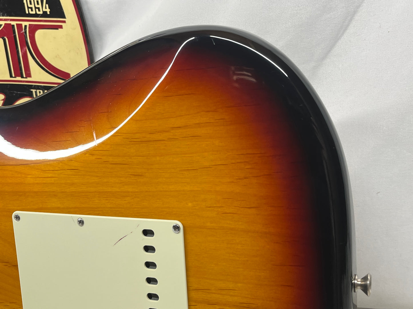 Fender Classic Series '60s Stratocaster strat Electric Guitar - 3-Color Sunburst