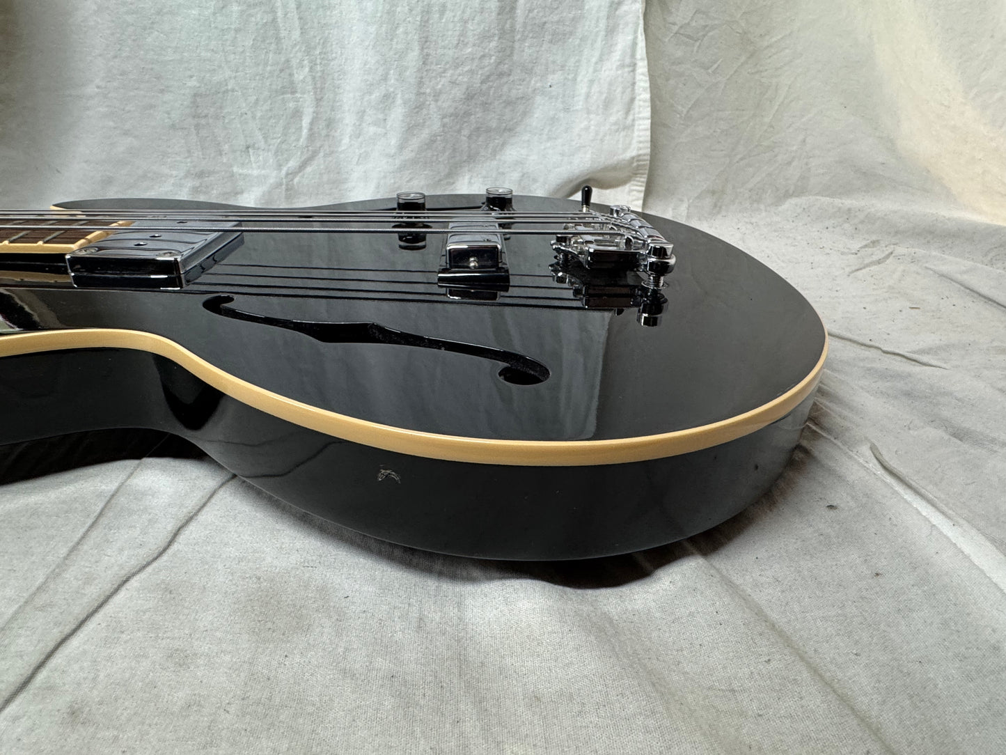 Gibson BADCEBCH1 Midtown Standard Semi-Hollowbody 4-string Bass with Case 2013 - Ebony / Black