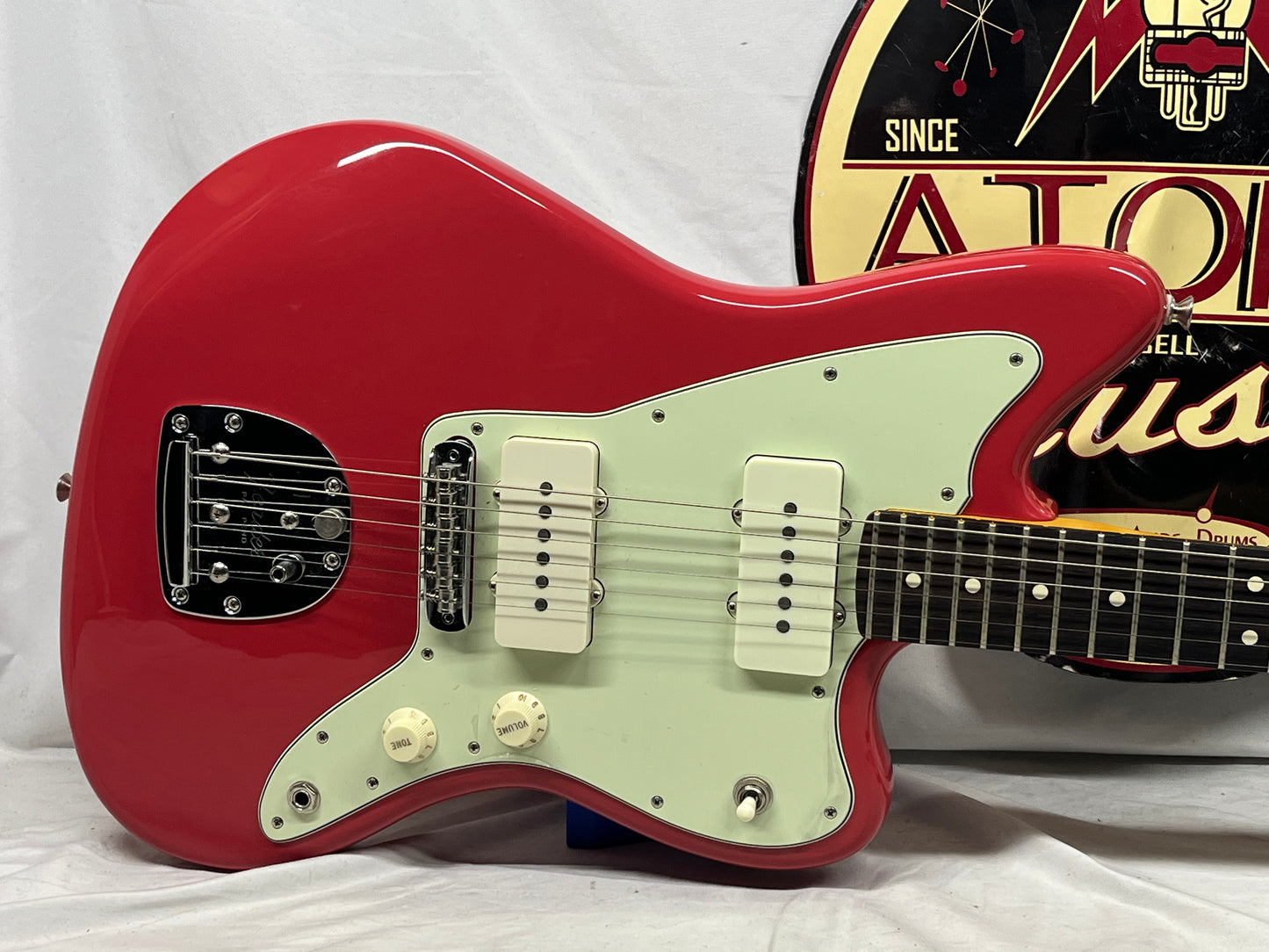 Fender American Professional Classic Jazzmaster Electric Guitar - Faded Dakota Red