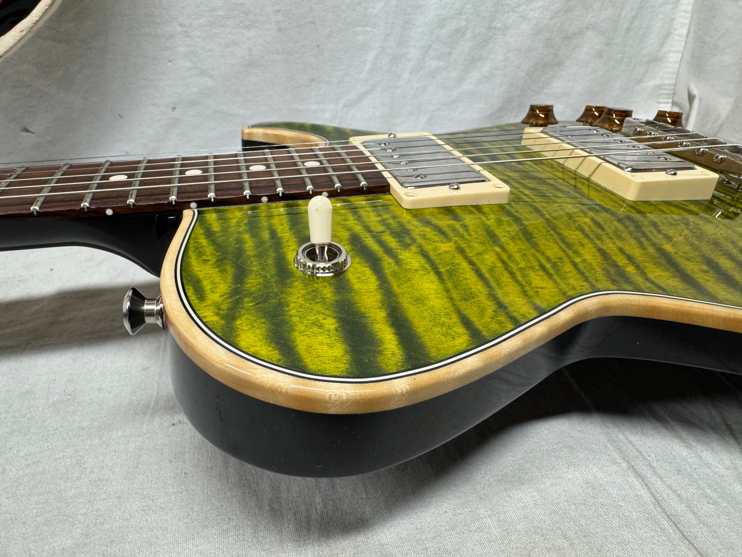 Knaggs Kenai-T2 Guitar with Case 2016 - Lime Green