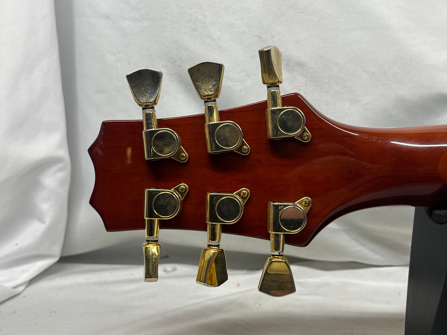Peavey HP Signature Series Goldtop Electric Guitar
