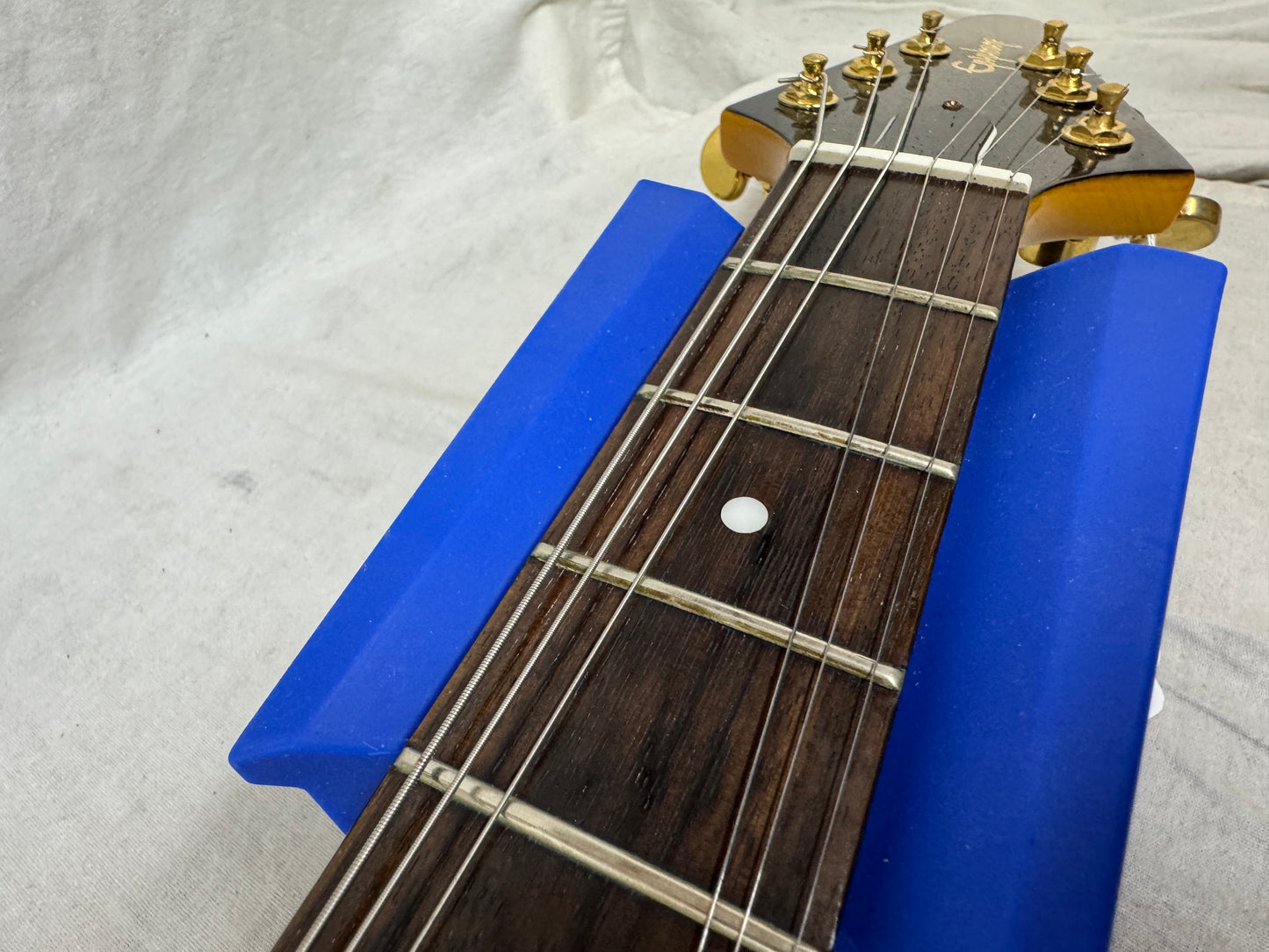 Epiphone EGV2KOGH1 '58 1958 Korina Flying V Guitar with Case 2009