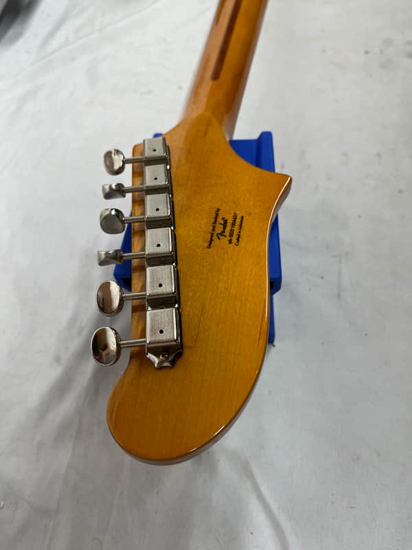 Squier Classic Vibe Starcaster Semi-Hollow Body Electric Guitar - Image 23