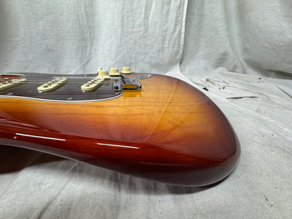Fender American Stratocaster Guitar with Gator Case 2016 - Sienna Sunburst / Maple neck
