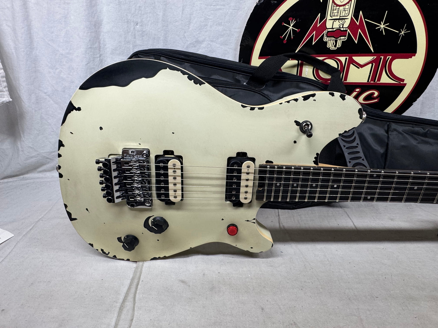 EVH Limited Edition Striped Series Wolfgang Special Guitar with Gig Bag 2026 - Distressed Ivory