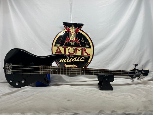 Fullerton 4-String Doublecut Electric Bass