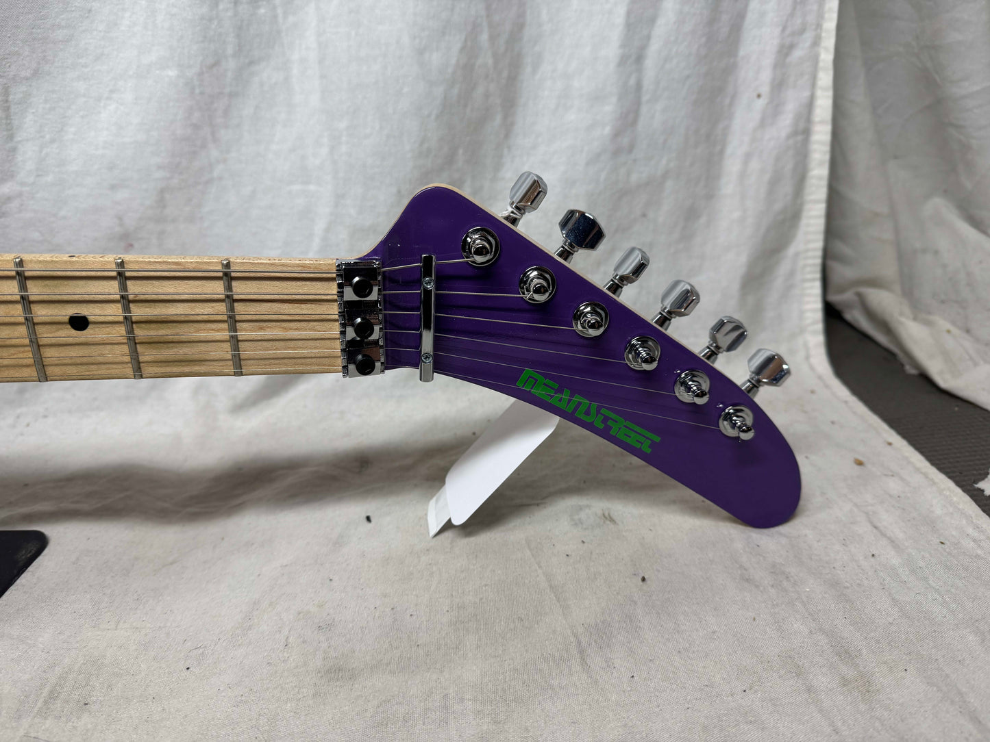 Mean Street Guitars meanstreet Unchained Tour Guitar with Case - Joker
