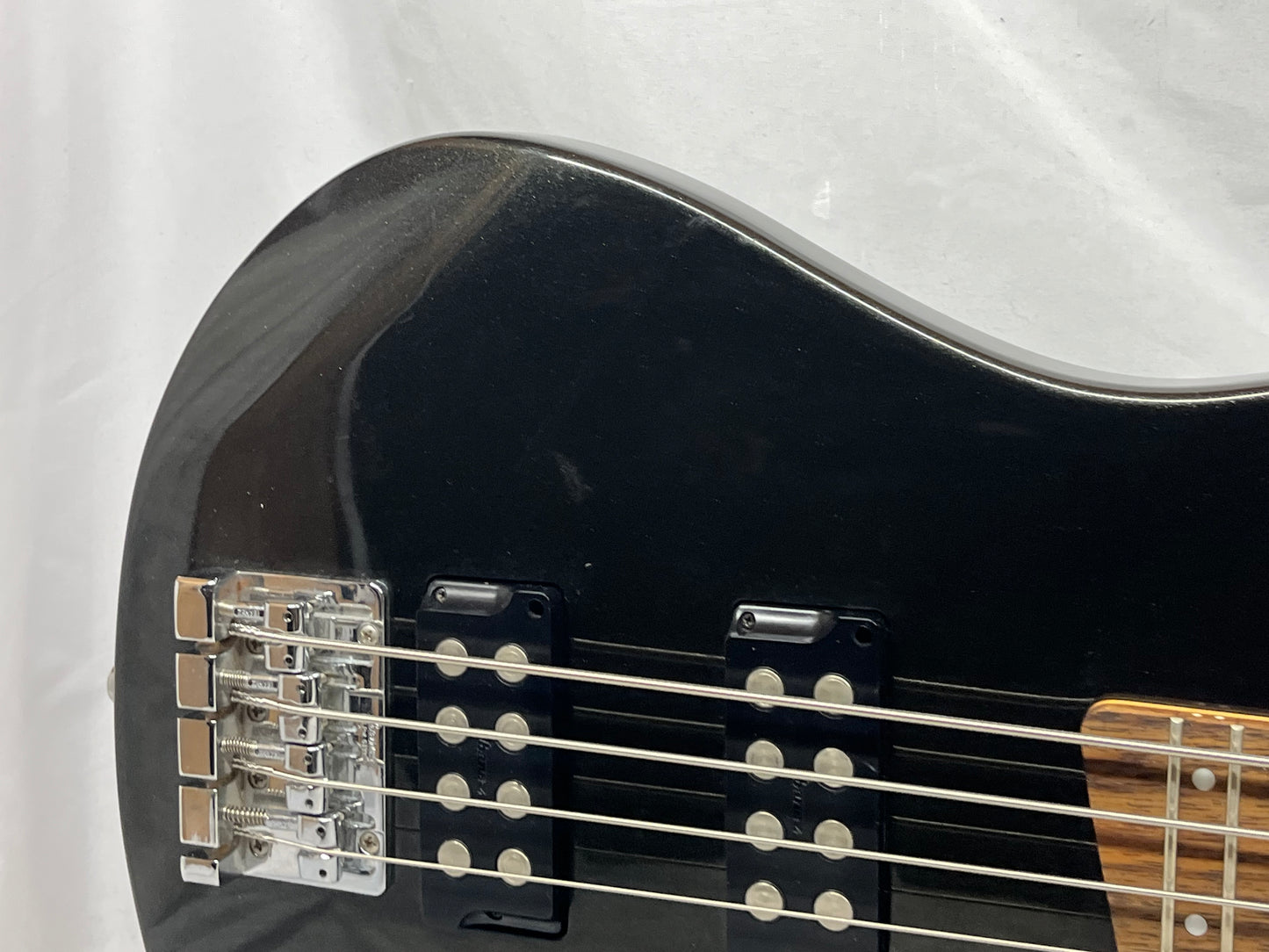 Ibanez Soundgear SRX 300 4-String Doublecut Electric Bass