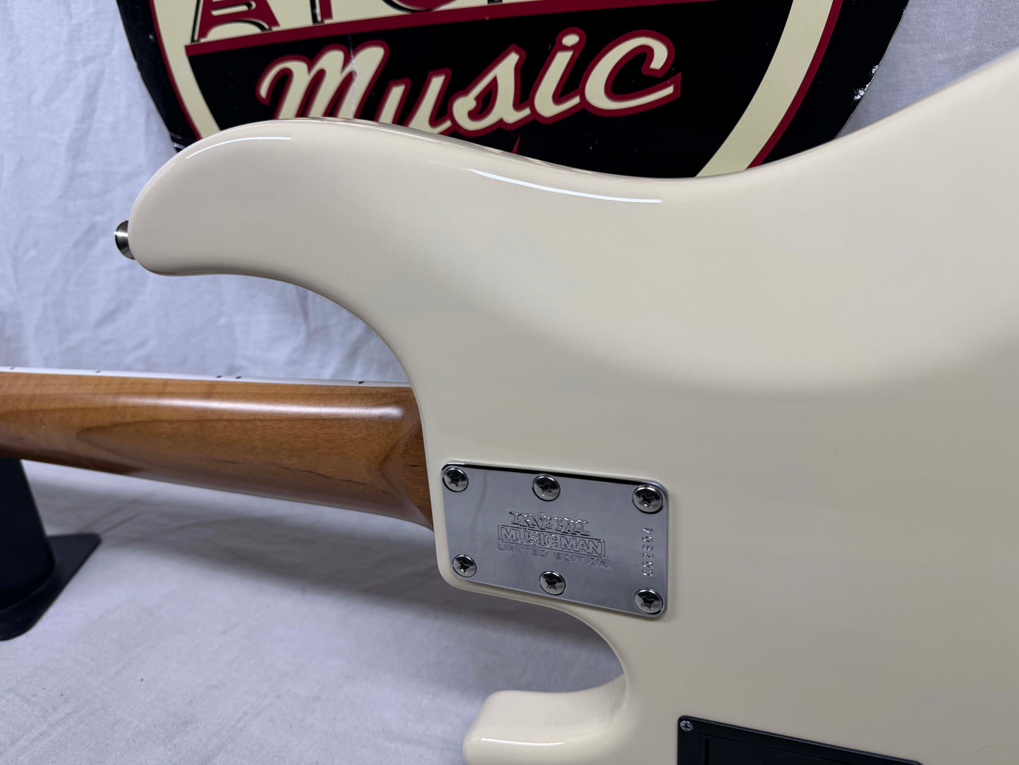 Ernie Ball Music Man 30th Anniversary Stingray sting ray 5 H Bass with Case 2018 - Translucent Buttercream / Roasted maple neck / maple fingerboard