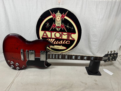 Gibson SG High Performance 2017 - Cherry Burst - signed by numerous shredders!