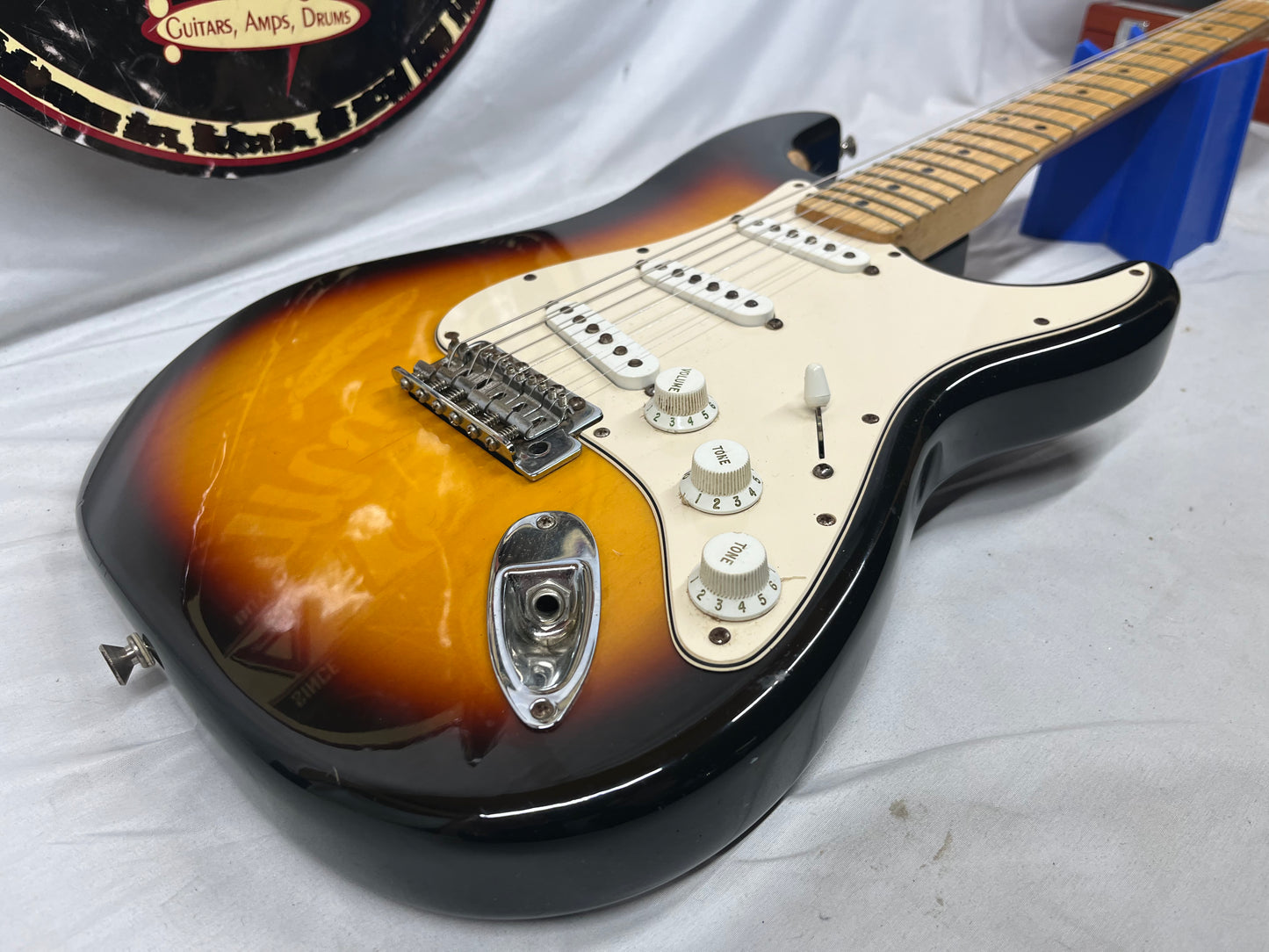 Fender Standard Stratocaster MIM - Made in Mexico Electric Guitar